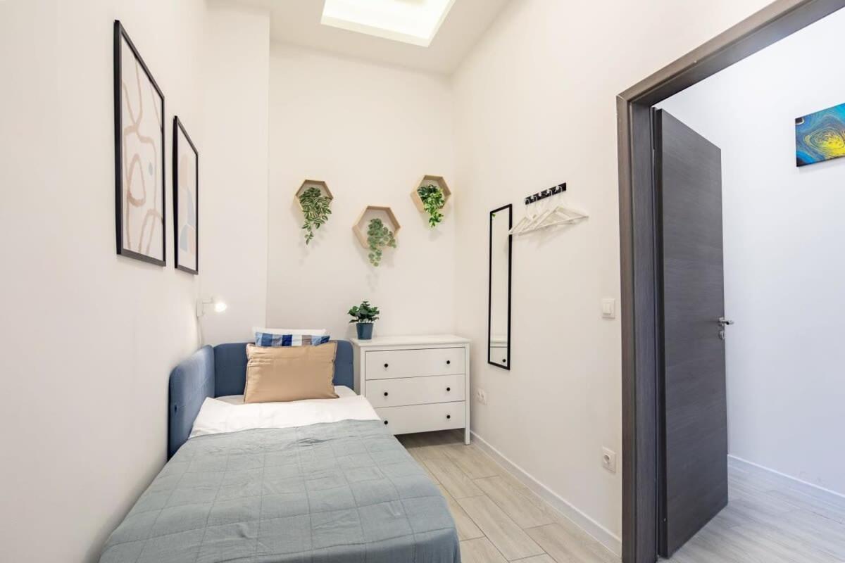 Central Room For Solo Traveller Budapeste Exterior foto